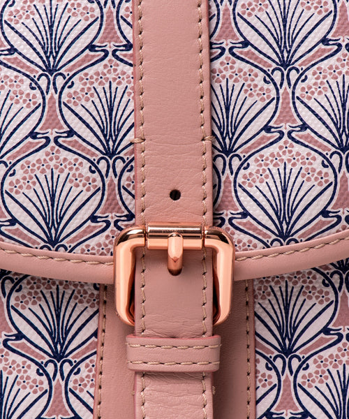 LIBERTY LONDONボストンバッグ LIBERTY LONDON Liberty London Carnaby Saddle Bag – Luxify