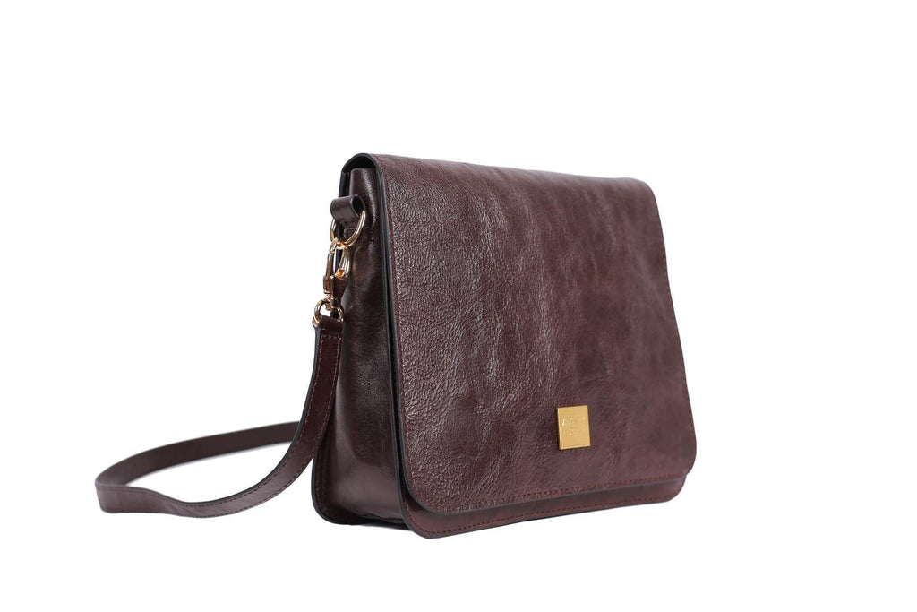 The Urban Stroll Shoulder Bag in Chocolate Italian Leather