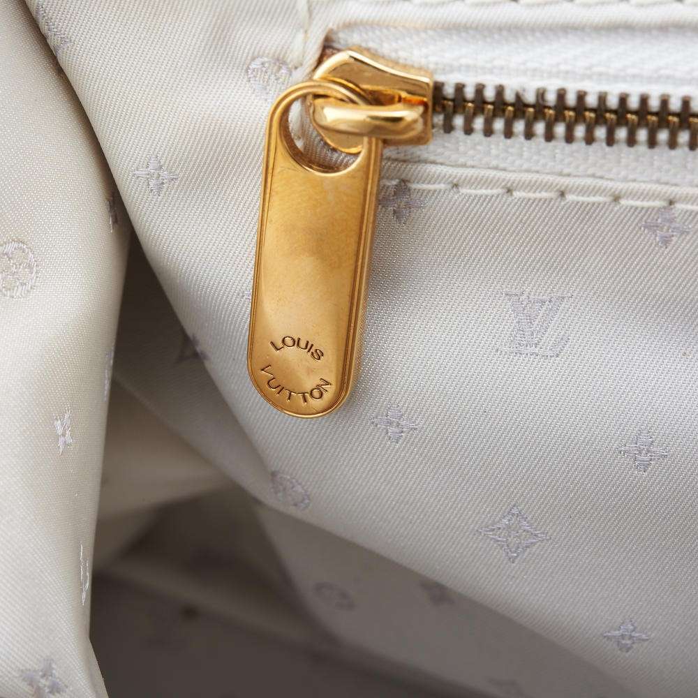 LOUIS VUITTON  Ivory Speedy Frame