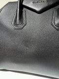 Medium Antigona bag in Black Grained Leather
