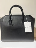 Medium Antigona bag in Black Grained Leather