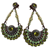 Non Signé / Unsigned motifs ethniques green metal earrings