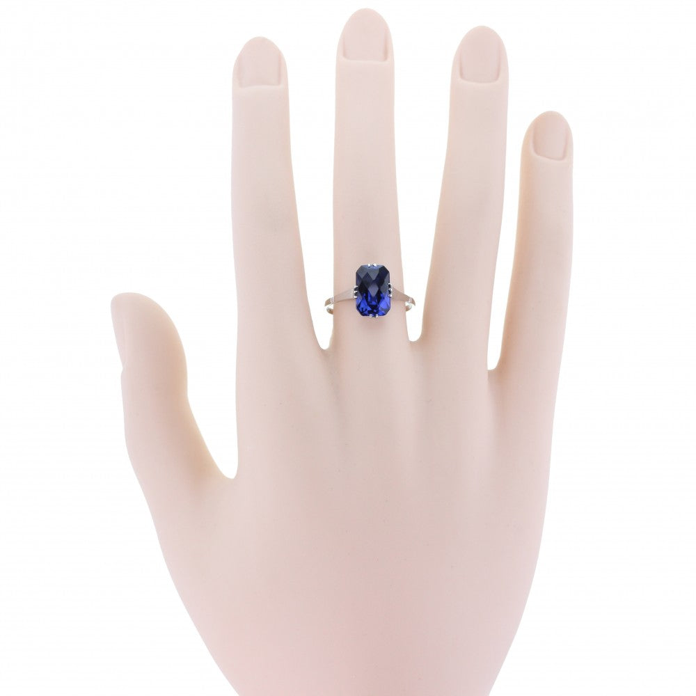 1920s Dress Ring with Blue Faceted Stone