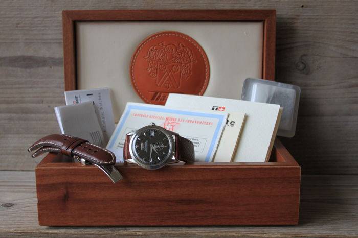 TISSOT tank ヴィンテージ スクエア 稼働品 TISSOT tank ヴィンテージ スクエア 稼働品 QZ｜Yahoo!フリマ