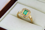 Ring in 18kt gold + Emerald + Diamonds – Ring size: 56 – can be sized up or down 4 numbers