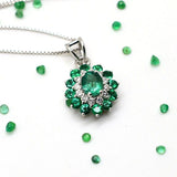 Necklace and pendant with emerald and brilliant cut diamonds, 1.00 ct in total - 18 kt white gold - necklace: 42 cm - No Reserve