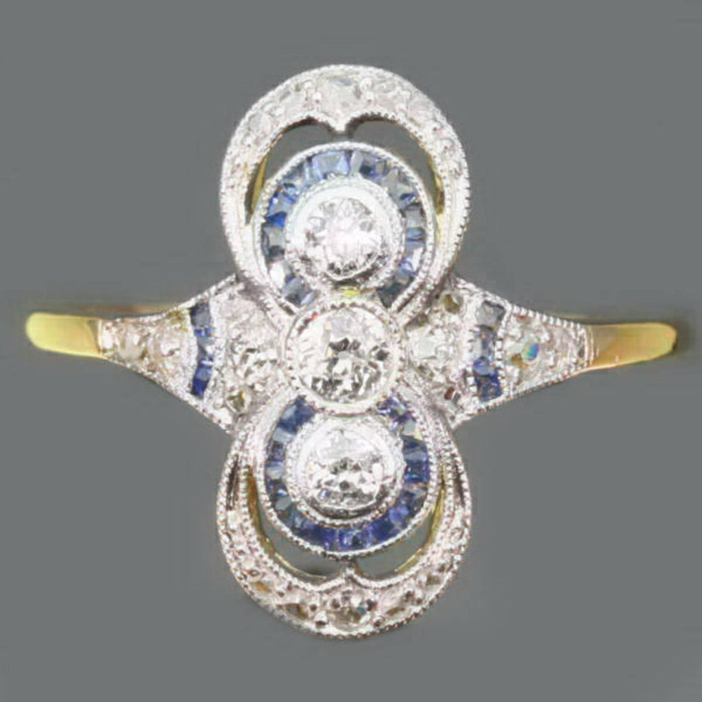 Elegant Art Deco diamond engagement ring